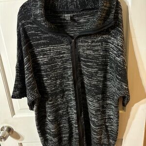 Short sleeved zip cardigan